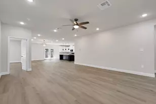 659 Holcomb Rd, Dallas, TX 75217 - Photo 5