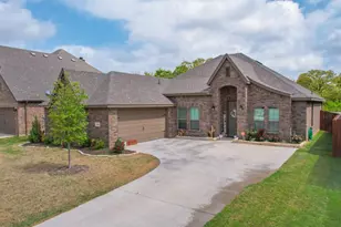 1060 Wildwood Dr, Joshua, TX 76058 - Photo 1
