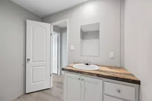2720 Cypress St, Granbury, TX 76048 - Photo 17