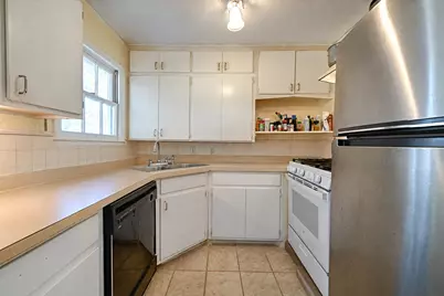 1007 E Russell Avenue, Carrollton, TX 75006 - Photo 7