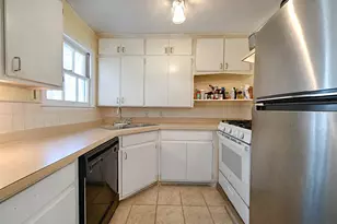 1007 E Russell Ave, Carrollton, TX 75006 - Photo 7