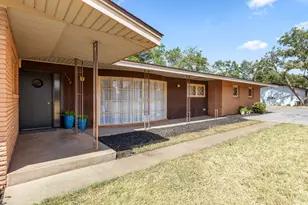 1152 W California St, Seymour, TX 76380 - Photo 3