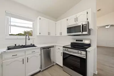 6107 Yorkford Drive, Arlington, TX 76001 - Photo 9