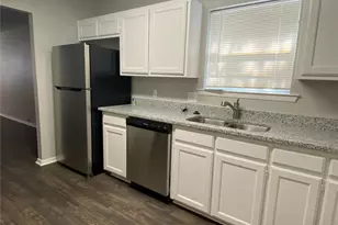 1302 Berry Dr, Cleburne, TX 76033 - Photo 1