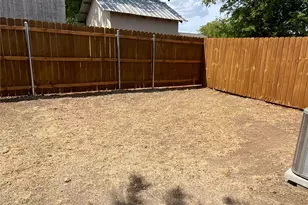 1302 Berry Dr, Cleburne, TX 76033 - Photo 9