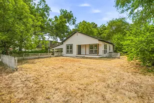 403 N Gaither St, Glen Rose, TX 76043 - Photo 3