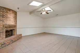 2610 N Casa Blanca Ct, Arlington, TX 76015 - Photo 9