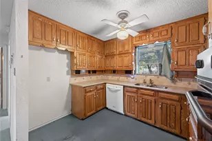 908 Chestnut Dr, Arlington, TX 76012 - Photo 11