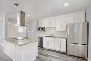 2706 Dewitt St, Irving, TX 75062 - Photo 11