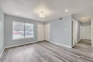 2706 Dewitt St, Irving, TX 75062 - Photo 5