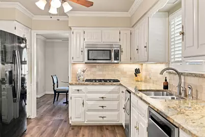 1710 Tennyson Drive, Arlington, TX 76013 - Photo 17
