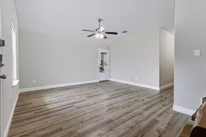 1005 E Harvey Avenue, Fort Worth, TX 76104 - Photo 9