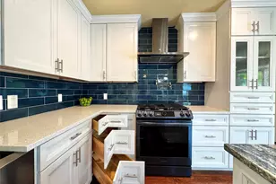2305 McCoy Ct, Carrollton, TX 75006 - Photo 15
