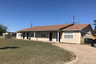 1410 Courtney Pl, Cleburne, TX 76033 - Photo 1