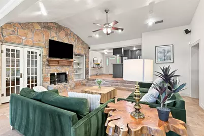 284 Shoreline Drive N, Azle, TX 76020 - Photo 15