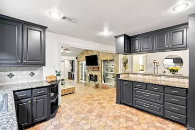 284 Shoreline Drive N, Azle, TX 76020 - Photo 11