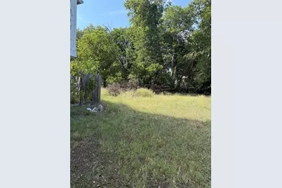 233 W Hammond Street, Lancaster, TX 75146 - Photo 5
