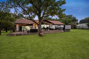 400 W Atchley Dr, Granbury, TX 76048 - Photo 31