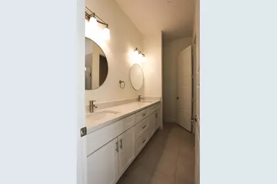 917 E Tucker Street, Fort Worth, TX 76104 - Photo 11