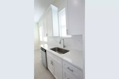917 E Tucker Street, Fort Worth, TX 76104 - Photo 5