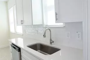 917 E Tucker St, Fort Worth, TX 76104 - Photo 5