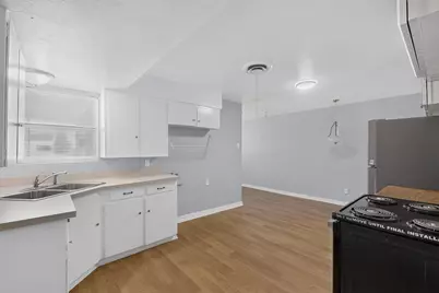 222 W Union Bower Road, Irving, TX 75061 - Photo 11