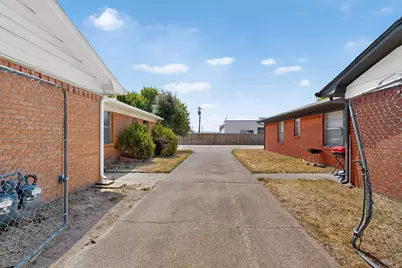 222 W Union Bower Road, Irving, TX 75061 - Photo 29