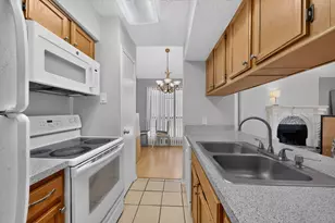 5750 Phoenix Dr, Dallas, TX 75231 - Photo 17