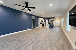 606 Capstone Cir, Granbury, TX 76048 - Photo 3