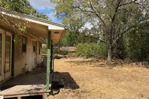 370 Locust St, Point, TX 75472 - Photo 15