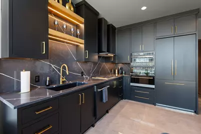 2430 Victory Park Lane #2401, Dallas, TX 75219 - Photo 9
