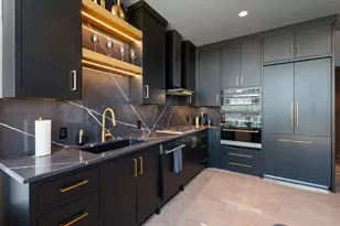 2430 Victory Park Ln, Dallas, TX 75219 - Photo 9