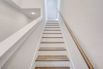 1126 Clifftop Lane, Dallas, TX 75208 - Photo 13