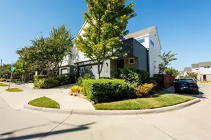 1126 Clifftop Ln, Dallas, TX 75208 - Photo 1