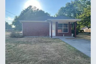 703 Mill Street, Gainesville, TX 76240 - Photo 1