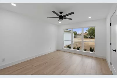609 Thornwood Trail, Grand Prairie, TX 75052 - Photo 17