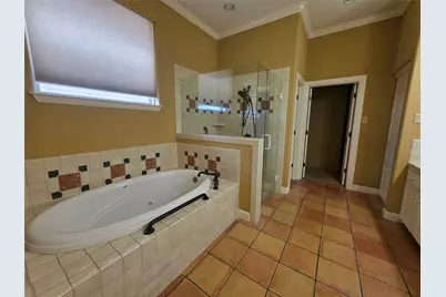 4204 Bluff View Drive, Granbury, TX 76048 - Photo 11