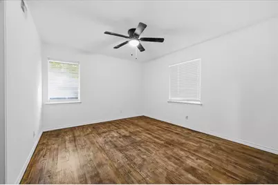 305 Valleyglen Drive, DeSoto, TX 75115 - Photo 17