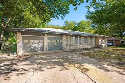 305 Valleyglen Drive, DeSoto, TX 75115 - Photo 3