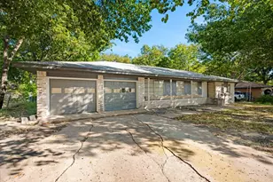 305 Valleyglen Dr, DeSoto, TX 75115 - Photo 3