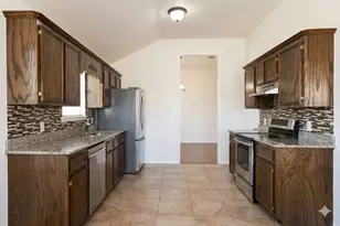 2029 Sunny Side Dr, Little Elm, TX 75068 - Photo 5