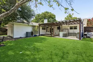 9946 Vistadale Dr, Dallas, TX 75238 - Photo 29