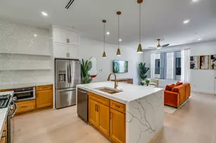 708 W 10th St, Dallas, TX 75208 - Photo 13