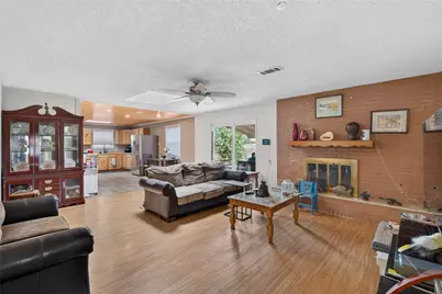 5613 Bonnie Wayne Street, Haltom City, TX 76117 - Photo 5