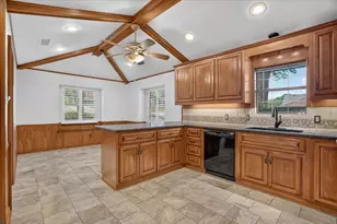 2201 Adams Dr, Arlington, TX 76011 - Photo 13