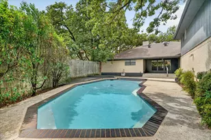 2201 Adams Dr, Arlington, TX 76011 - Photo 37