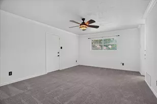 2201 Adams Dr, Arlington, TX 76011 - Photo 17