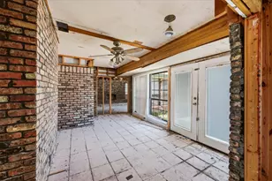 135 E Pleasant Run Rd, Cedar Hill, TX 75104 - Photo 5