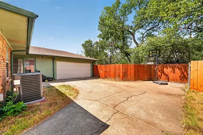 8827 Barclay Street, Dallas, TX 75227 - Photo 29