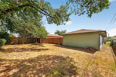 8827 Barclay Street, Dallas, TX 75227 - Photo 31
